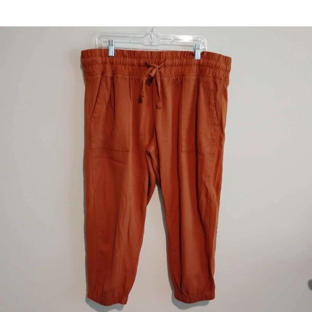 Women's Rust Drawstring Capri Pants By Time And Tru, Size XL (16-18)